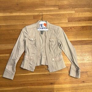Woman’s Jacket White House Black Market Size 0